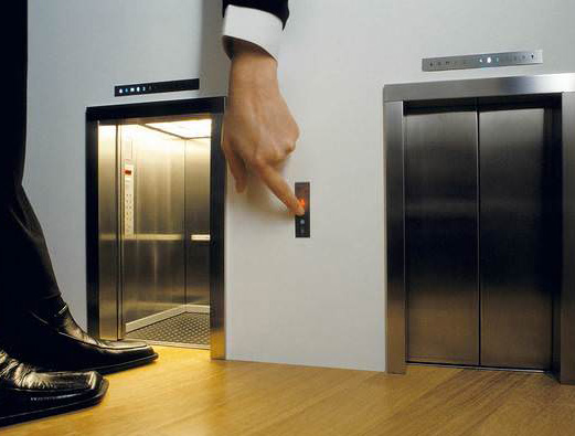 Кто отвечает за лифты?